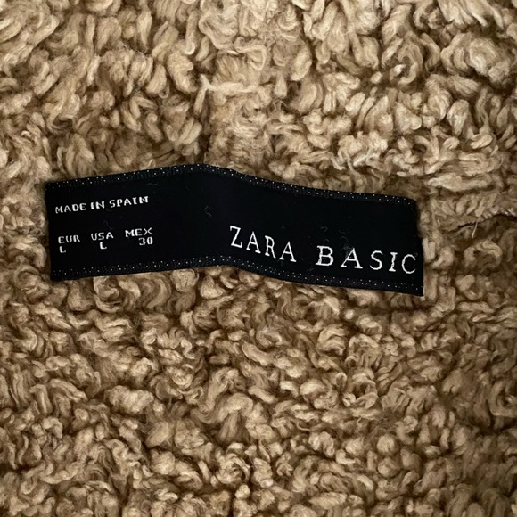 Zara Sherpa-style Vest - Picture 5 of 5